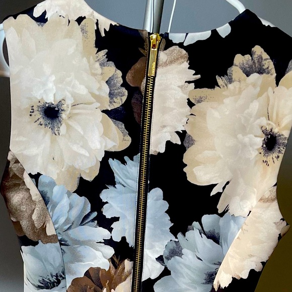 COPY - Calvin Klein floral dress - Picture 3 of 4